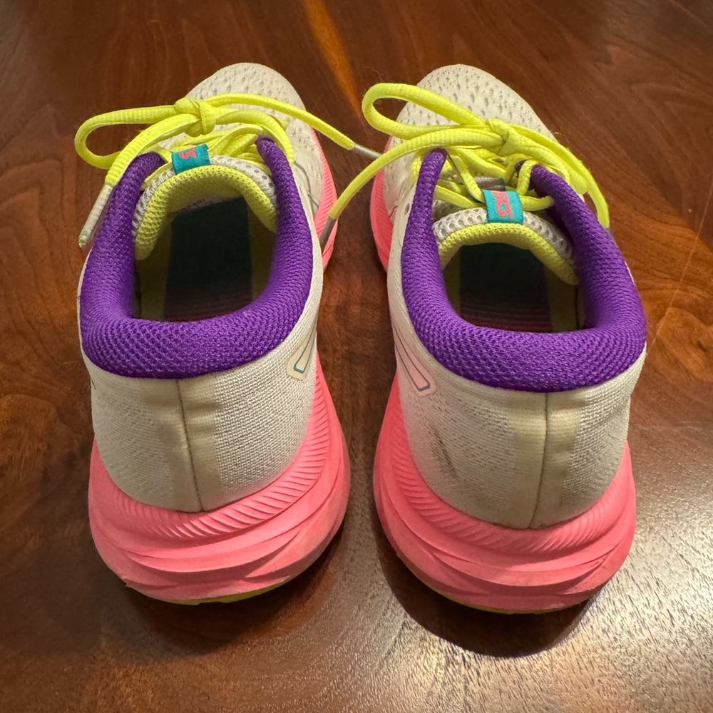 Aasics running shoes size 6 - Picture 5 of 5